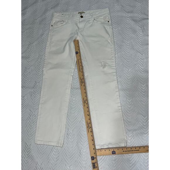 CAbi White Distressed Straight Leg Jeans Size 8  99% Cotton, Excellent Condition - Picture 4 of 11